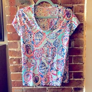 ‘Shell Me About It’ V Neck Lilly Pulitzer T-Shirt